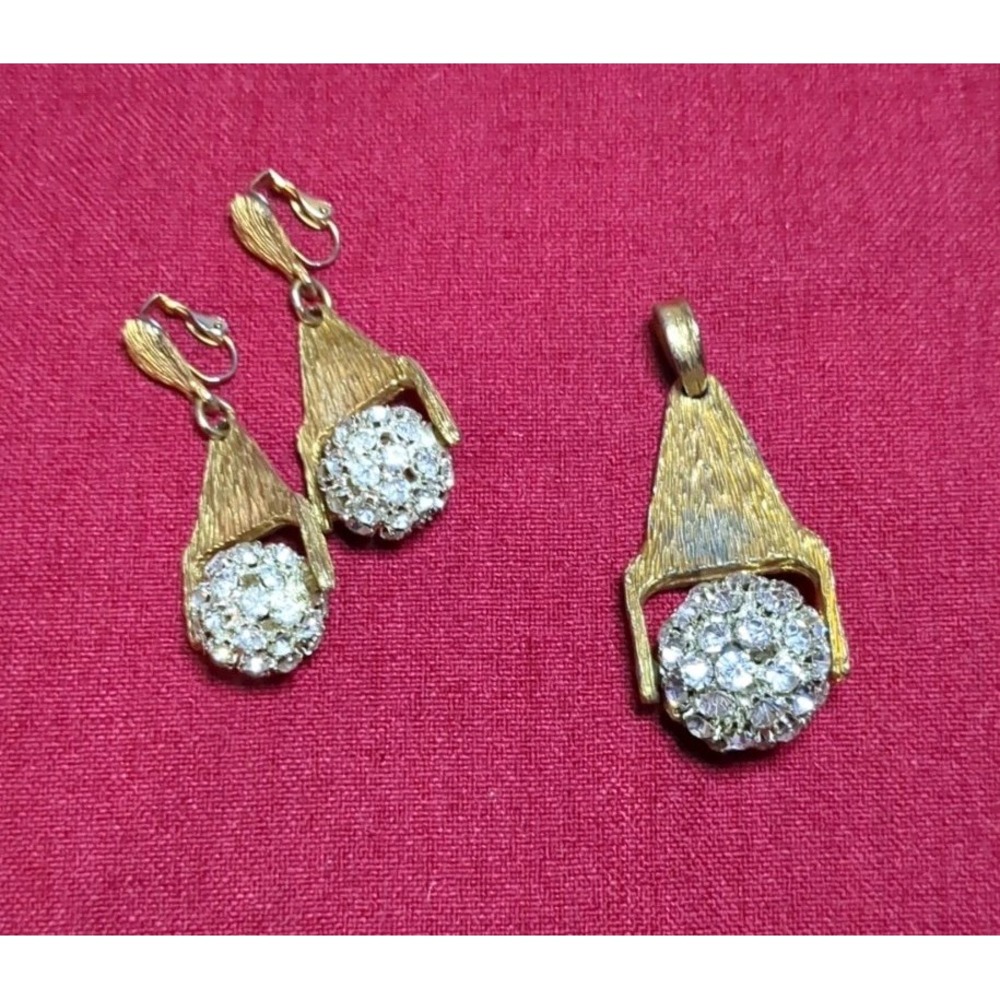 Vintage Big Bold Gold Tone Rhinestone Statement Clip On Earrings & Pendant